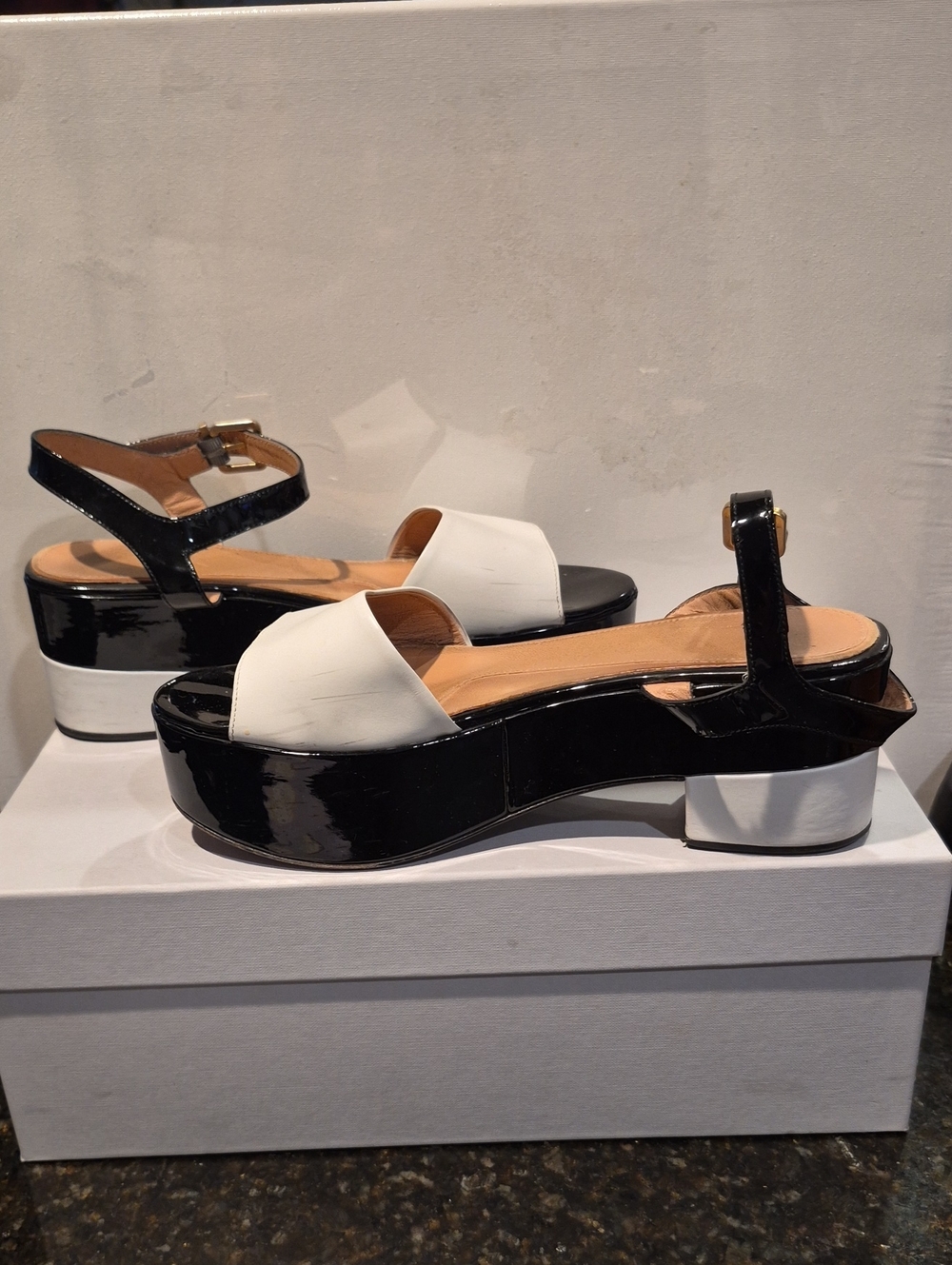 Robert Clergerie Black and White Patent Platform Sandals - Picture 1 of 1